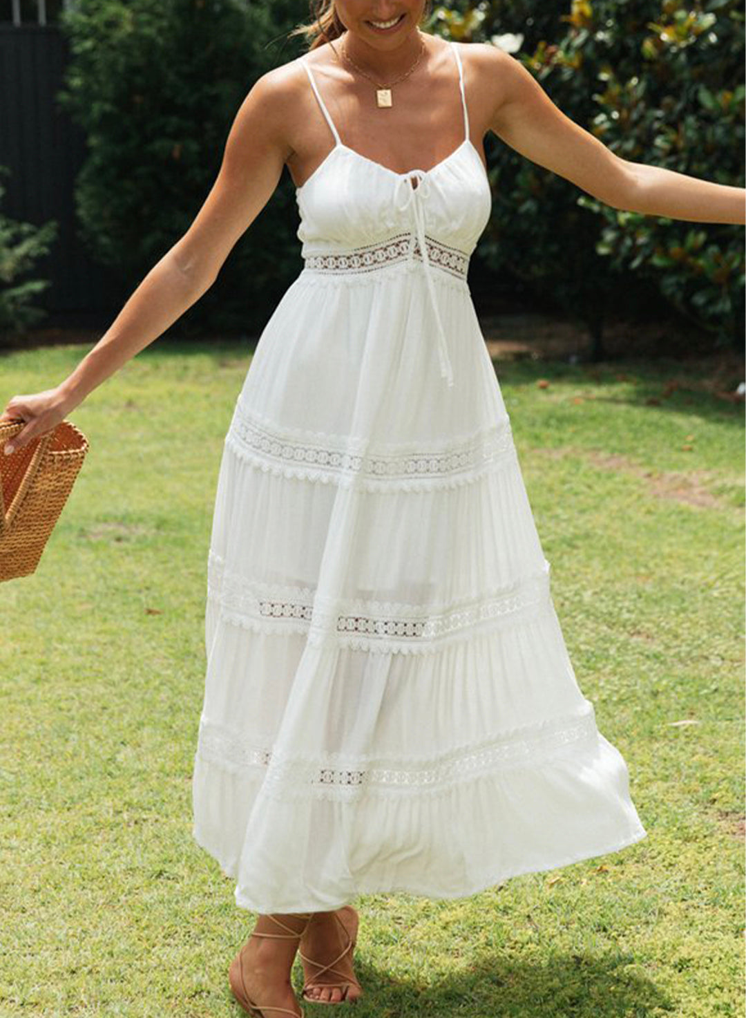 Dantel Detaylı Askılı Elbise