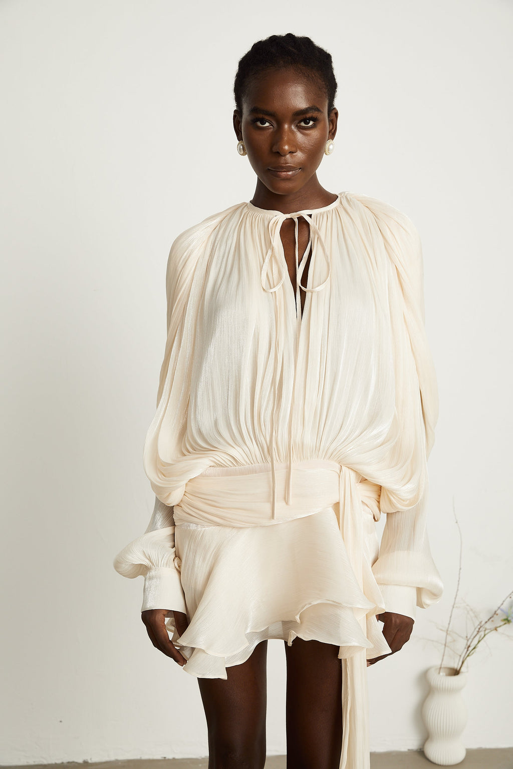 Eugénie Nötr Pilili Fırfırlı Mini Elbise