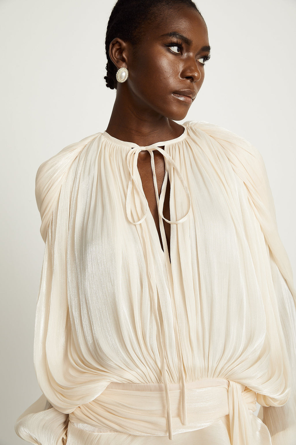 Eugénie Nötr Pilili Fırfırlı Mini Elbise