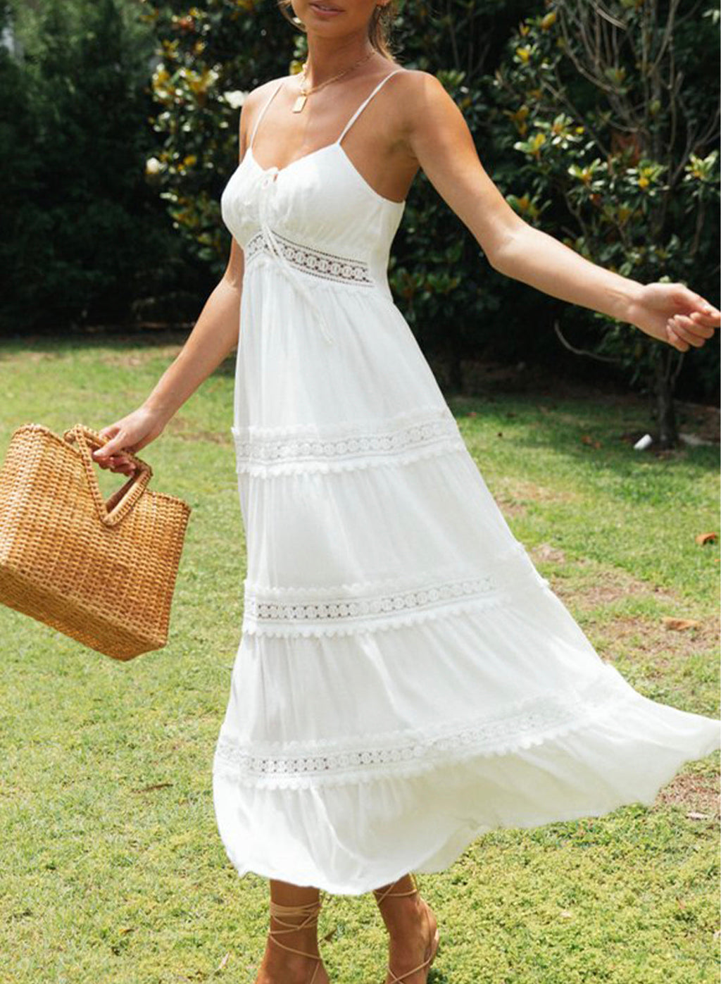 Dantel Detaylı Askılı Elbise