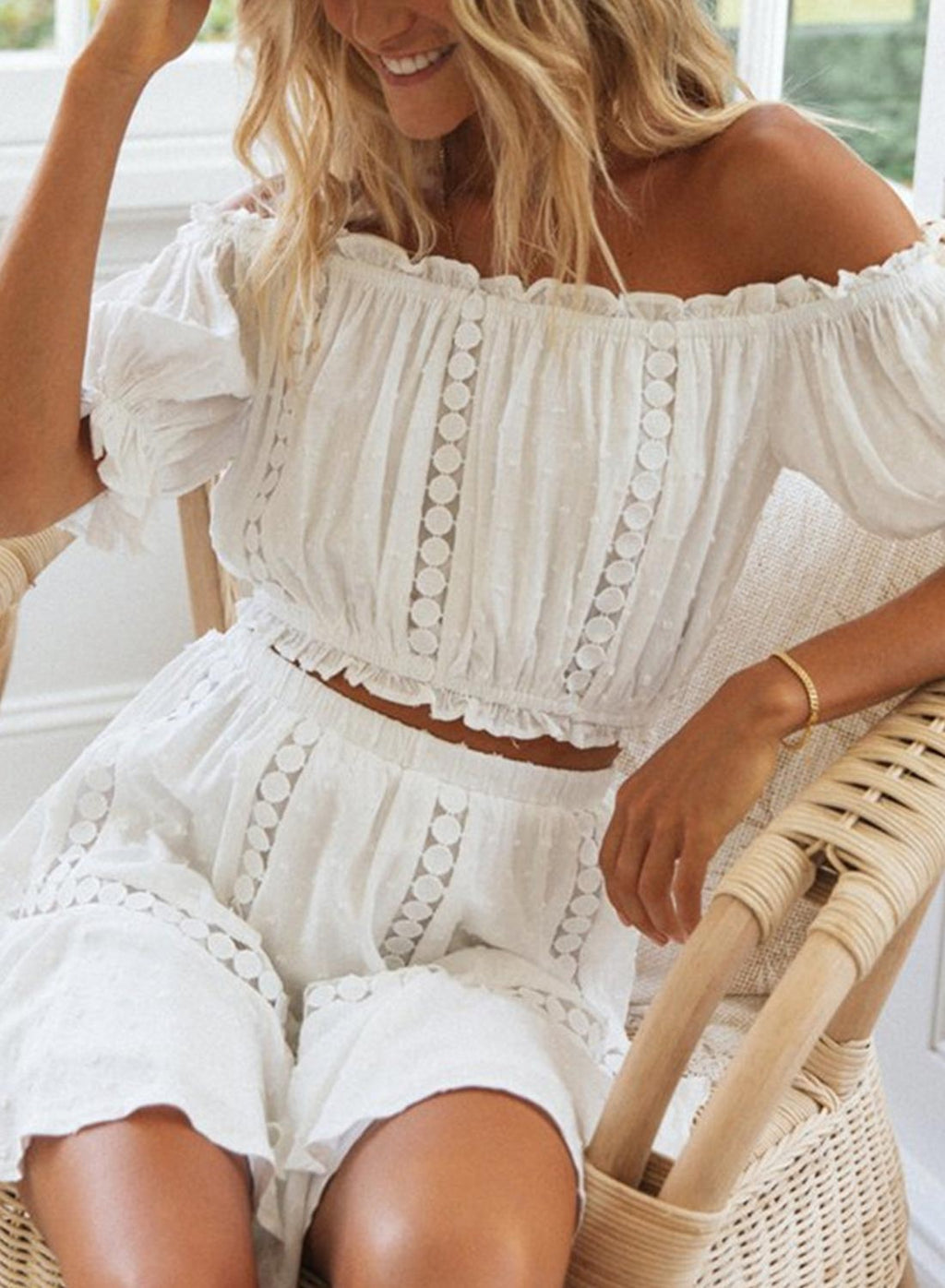 Dantel Dikişli Fırfırlı İki Parçalı Mini Elbise