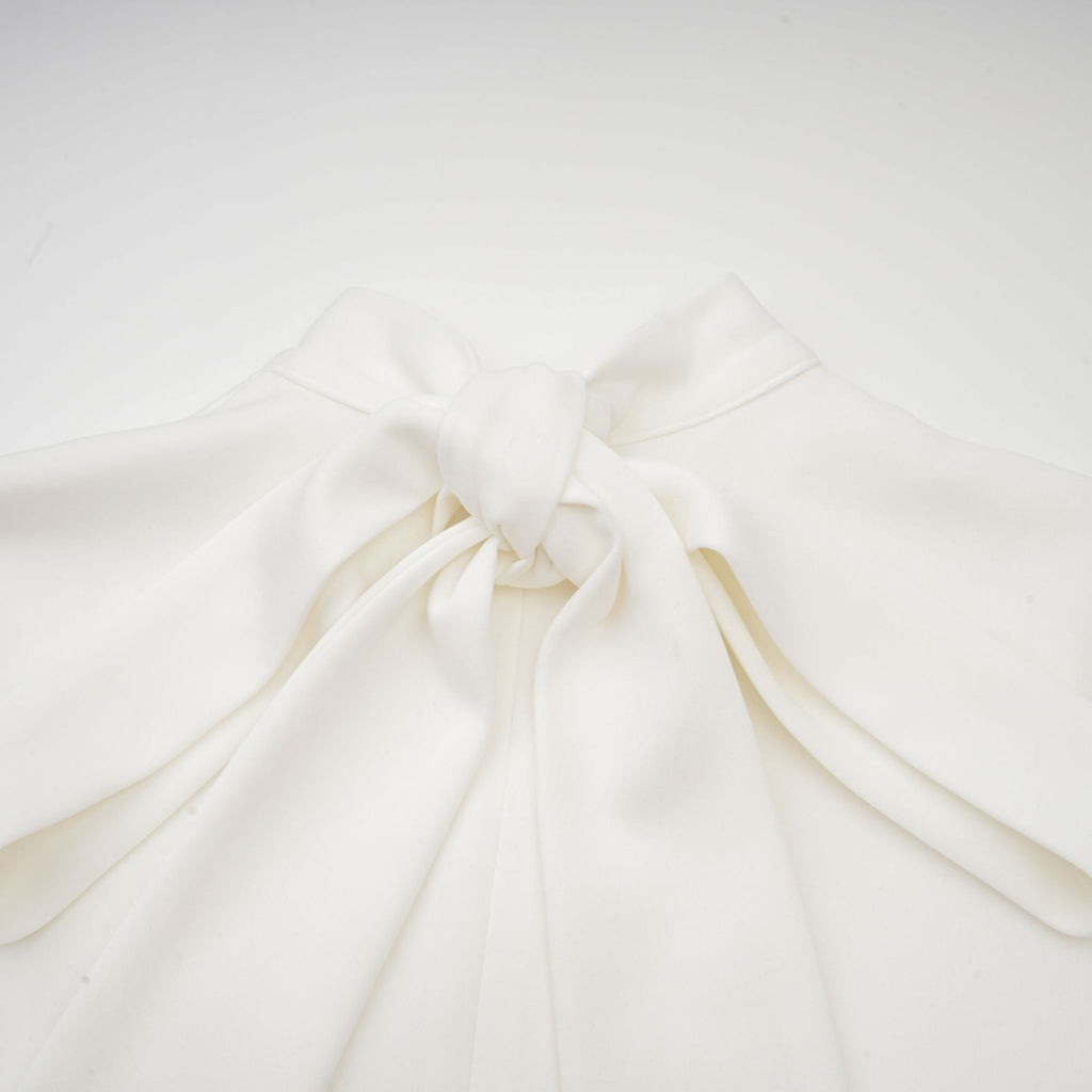 Beyaz Magali Papyonlu Suni Çiçek Süslemeli Kolsuz Maxi Elbise