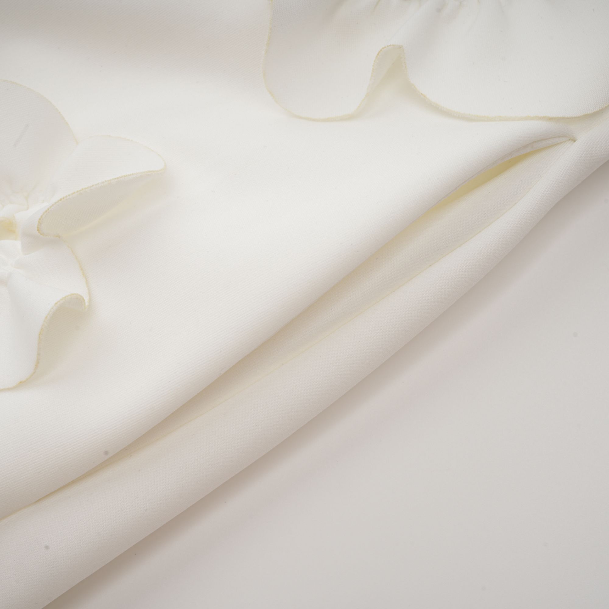 Beyaz Magali Papyonlu Suni Çiçek Süslemeli Kolsuz Maxi Elbise