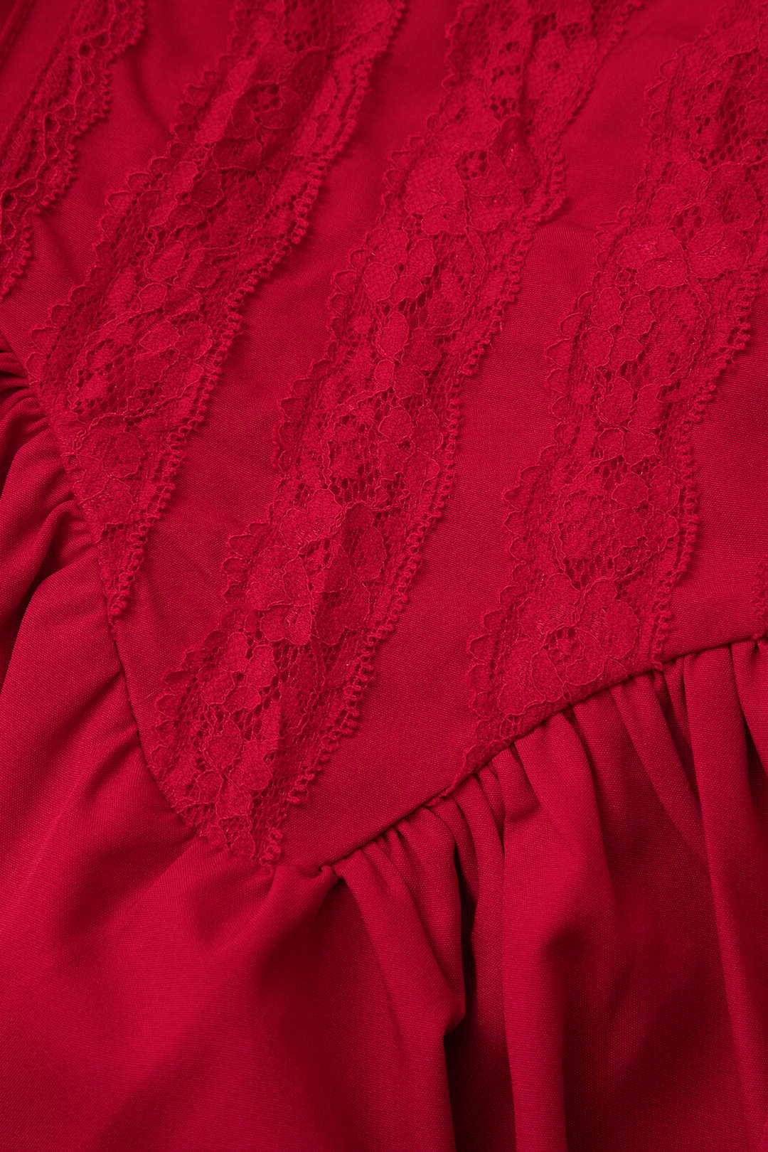 Dantel Detaylı Kare Yaka Kolsuz Plise Mini Elbise